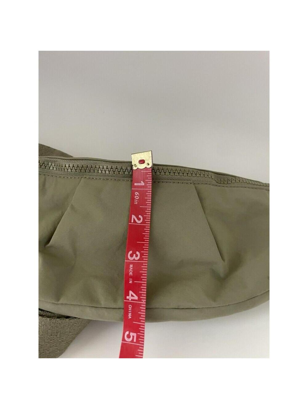 Athleta Kinetic Waist Bag Fanny Pack Belt Bag Shadow Olive Green Adjustable - Picture 3 of 14